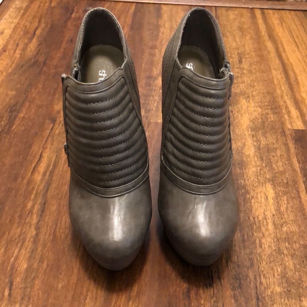 Shoe Dazzle “Neema” (7)